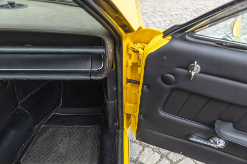 low_Maserati Ghibli yellow_111