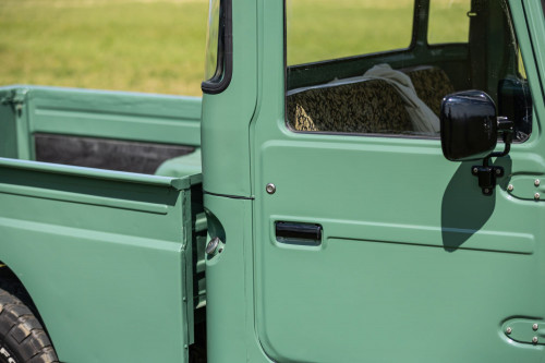 low Toyota LandCruiser pickup_18.JPG