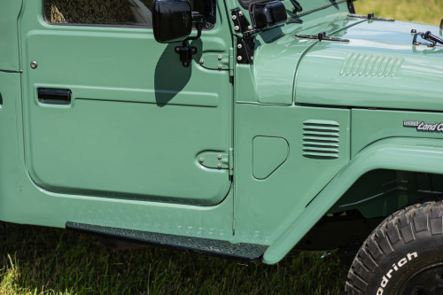 low Toyota LandCruiser pickup_19.JPG