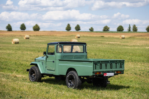 low Toyota LandCruiser pickup_27.JPG