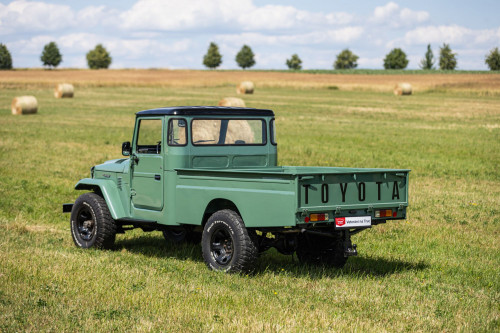 low Toyota LandCruiser pickup_29.JPG