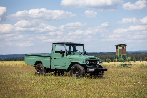low Toyota LandCruiser pickup_49.JPG