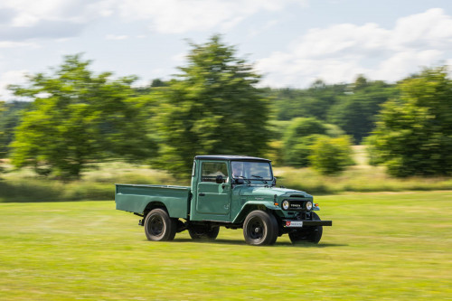 low Toyota LandCruiser pickup_64.JPG