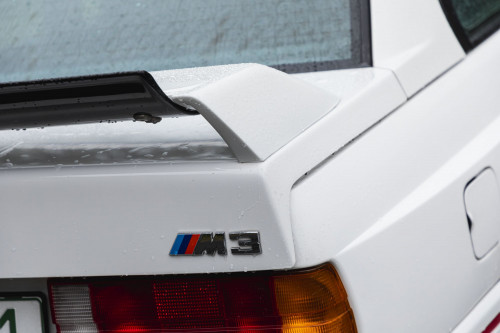 Male_BMW M3 e30 Auctomobile_10