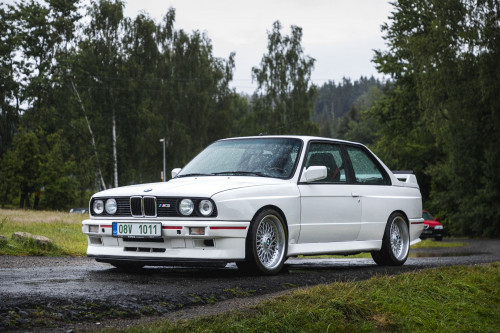 Male_BMW M3 e30 Auctomobile_19