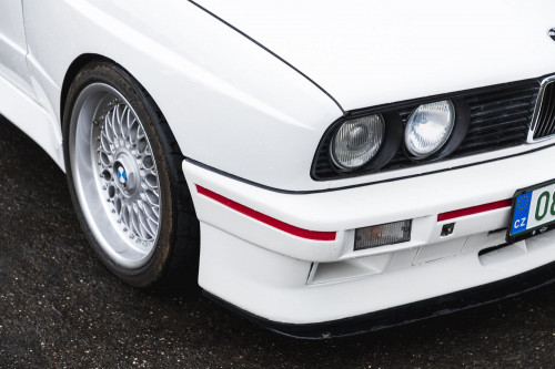 male-bmw-m3-e30-auctomobile-25.jpg