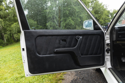 Male_BMW M3 e30 Auctomobile_29