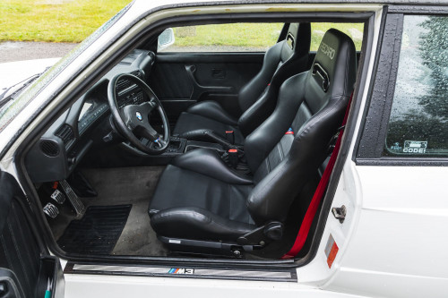 Male_BMW M3 e30 Auctomobile_31