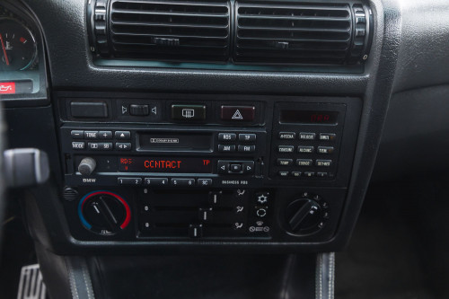 Male_BMW M3 e30 Auctomobile_36