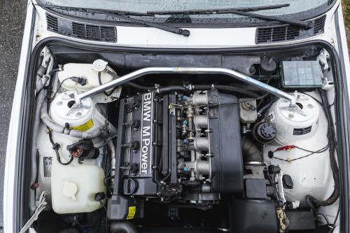 Male_BMW M3 e30 Auctomobile_56