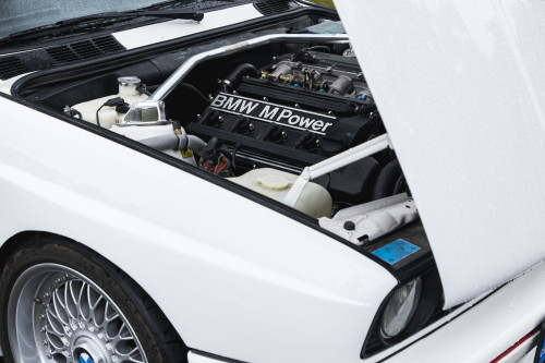 Male_BMW M3 e30 Auctomobile_57