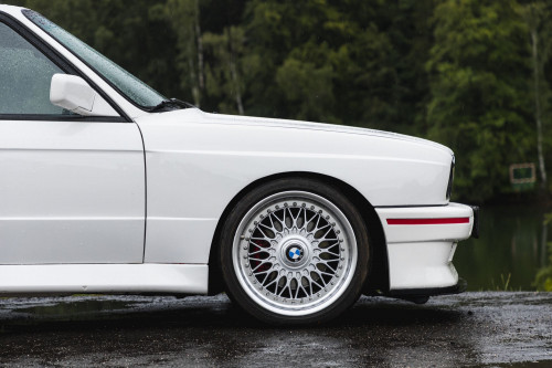 Male_BMW M3 e30 Auctomobile_7