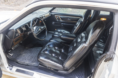 male Chrysler Cordoba_18