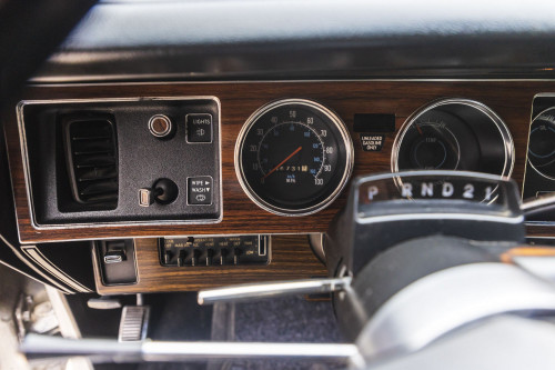 male Chrysler Cordoba_35