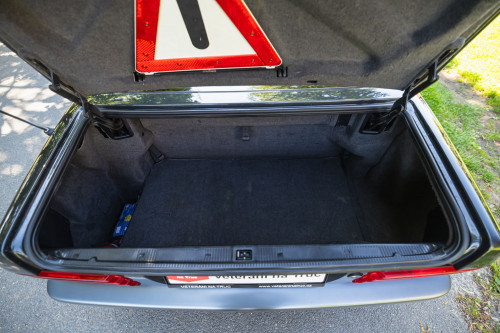 Mercedes 500SL_30.JPG