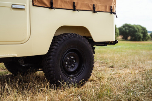 toyota-landcruiser-zluta-zmenseno-16-5srl