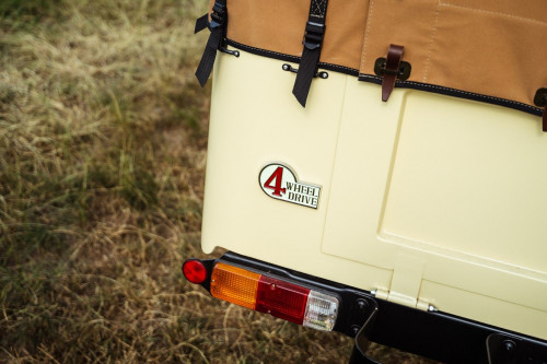 toyota-landcruiser-zluta-zmenseno-17-lg0h