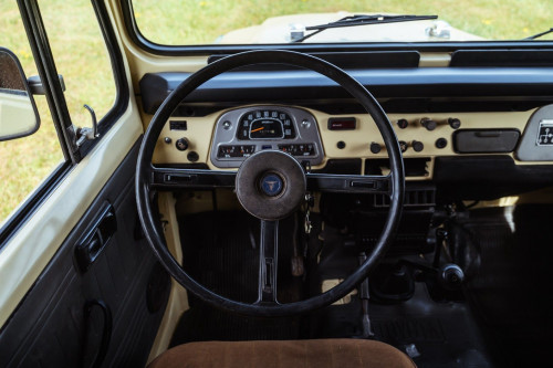 toyota-landcruiser-zluta-zmenseno-23-nrix