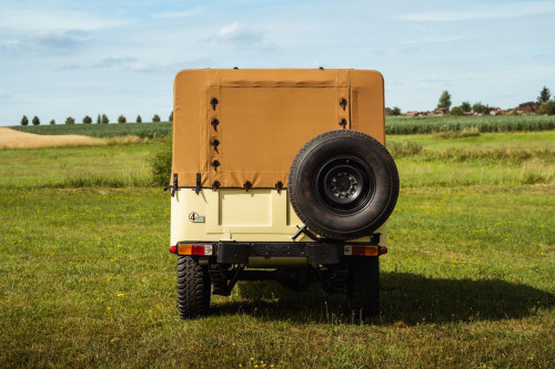 toyota-landcruiser-zluta-zmenseno-6-kzft